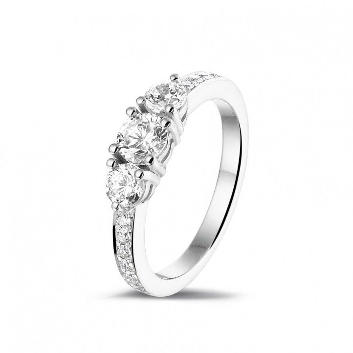 CHANNEL SET 3 STONE DIAMOND ENGAGEMENT RING. SETTING ONLY.