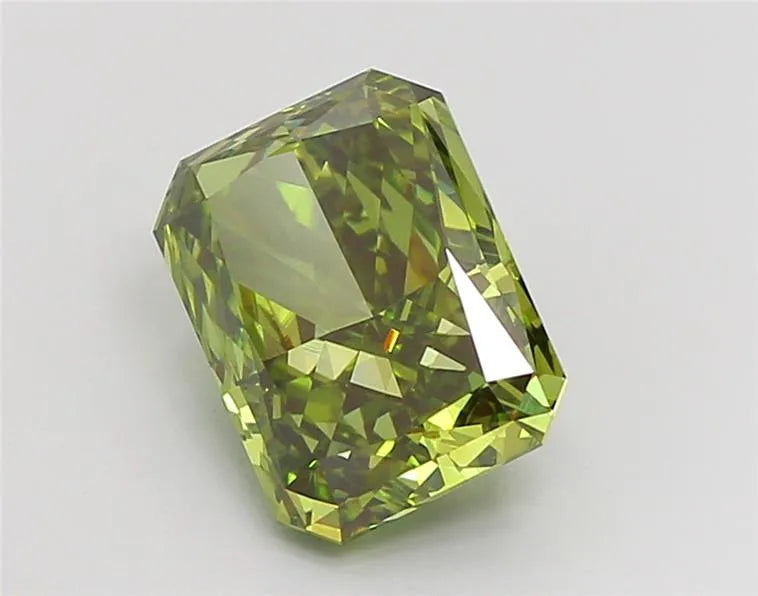 3.32ct Radiant Lab Grown Diamond (Colour Fancy Vivid Green, Clarity VVS2, IGI Certified)