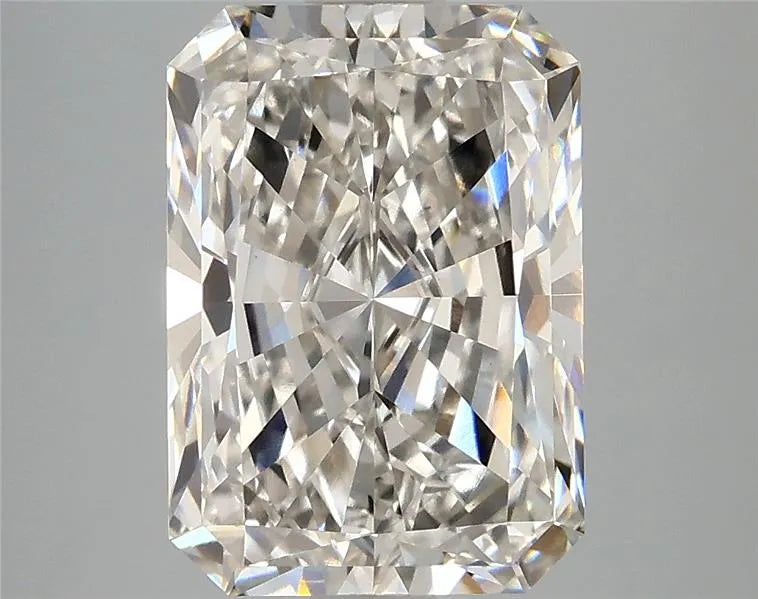 4.05ct Radiant Lab Grown Diamond (Colour G, Clarity VVS2, IGI Certified)