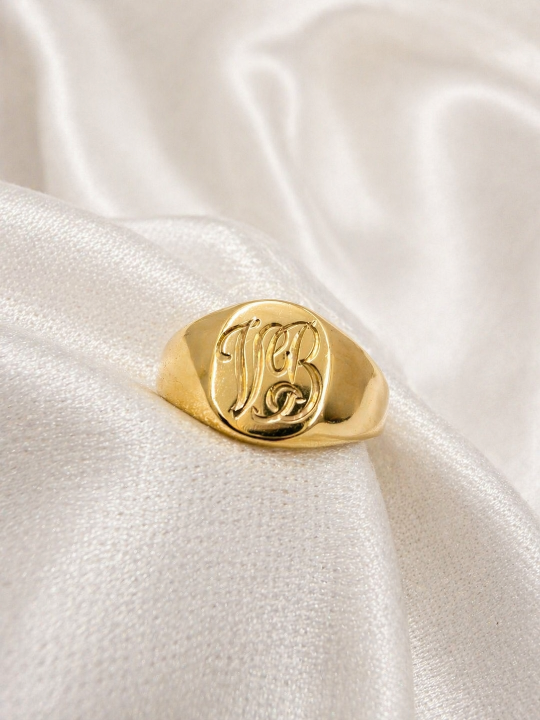 14K yellow gold baby ring