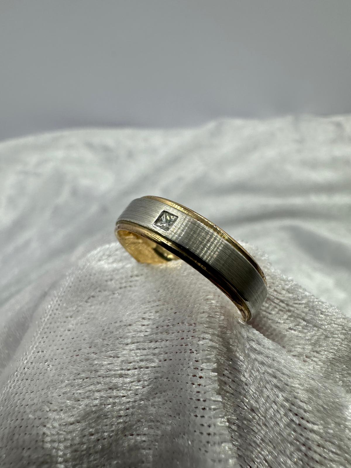 Mens 9K two tone diamond wedding ring