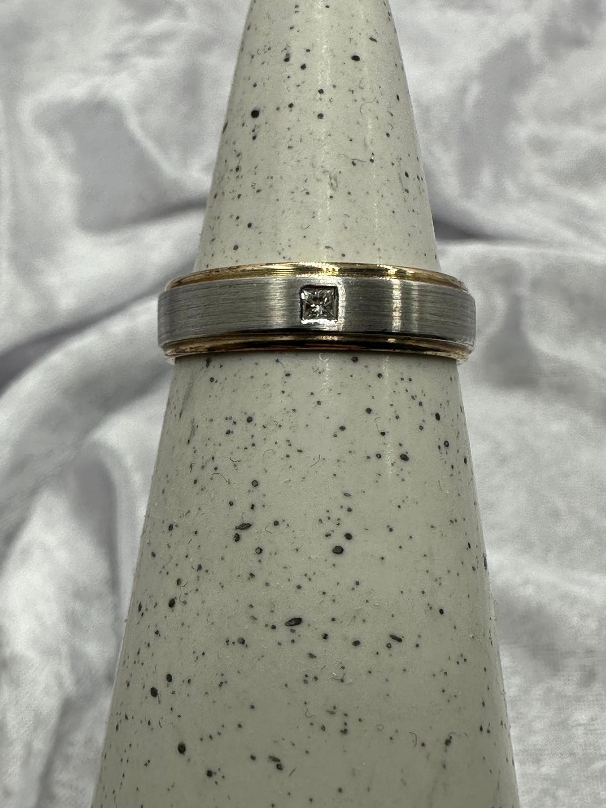 Mens 9K two tone diamond wedding ring