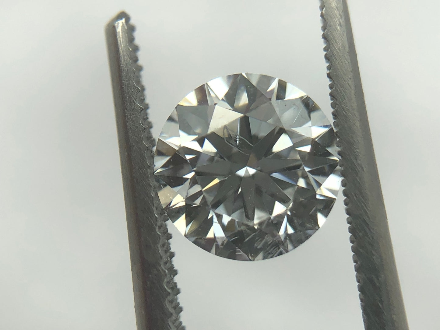 1.00 ct E/SI2 XXX NIL Lab Grown diamond.