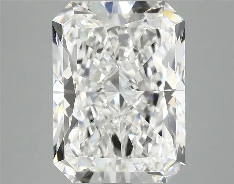 4.62ct Radiant Lab Grown Diamond (Colour E, Clarity VVS2, IGI Certified)
