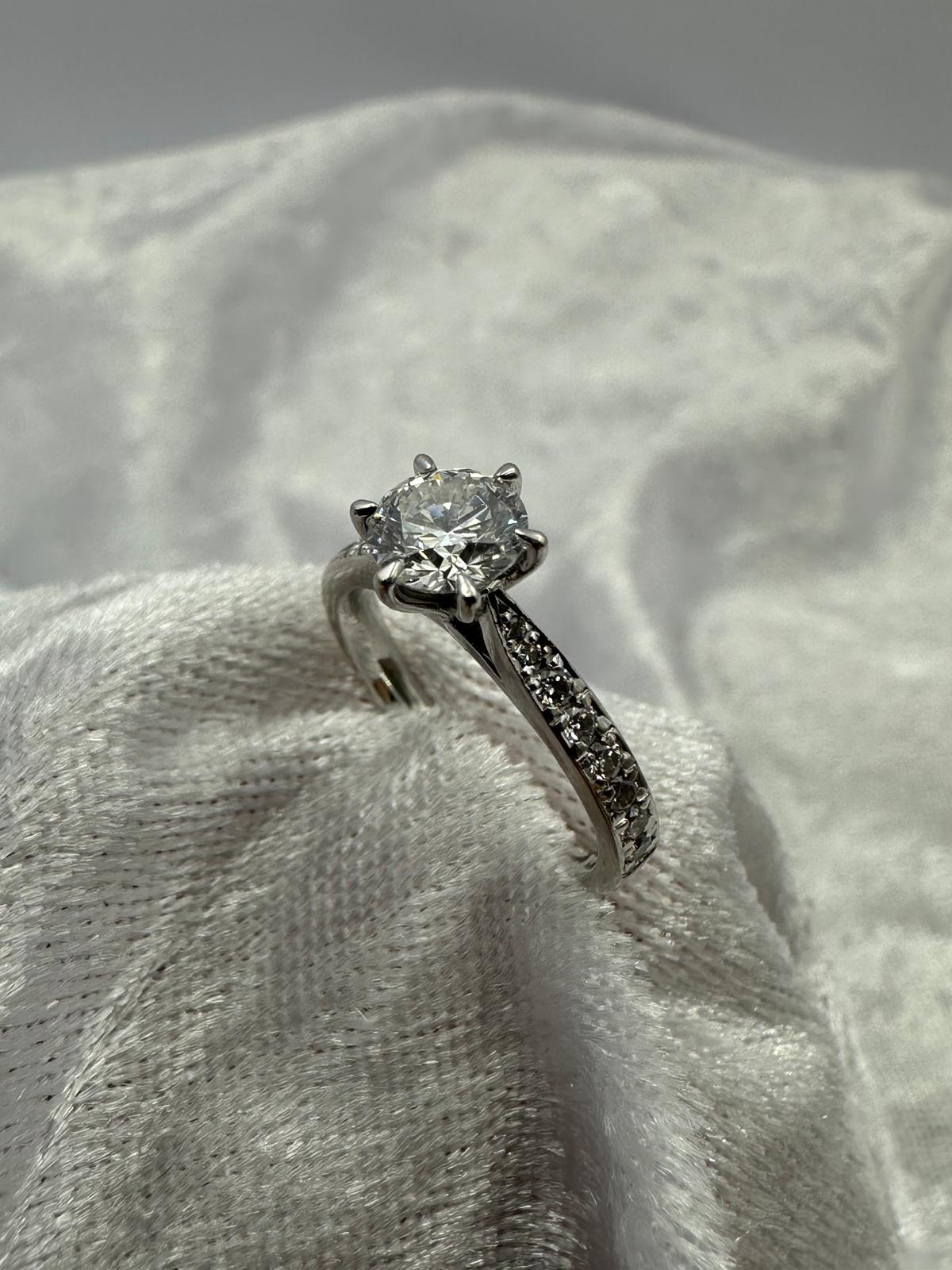 Gorgeous Natural diamond engagement and wedding ring set.