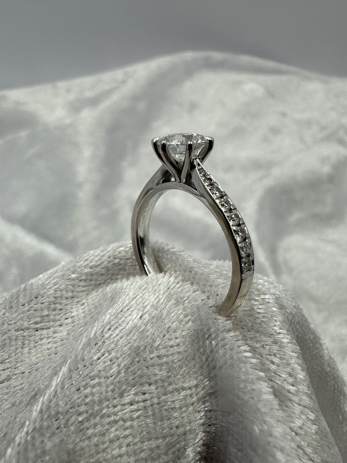 Gorgeous Natural diamond engagement and wedding ring set.