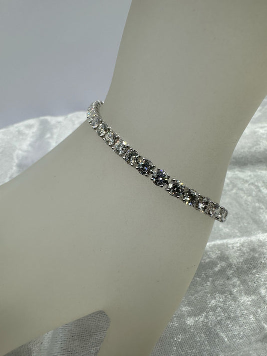 18K White gold lab grown tennis bracelet, 10.07 TCW
