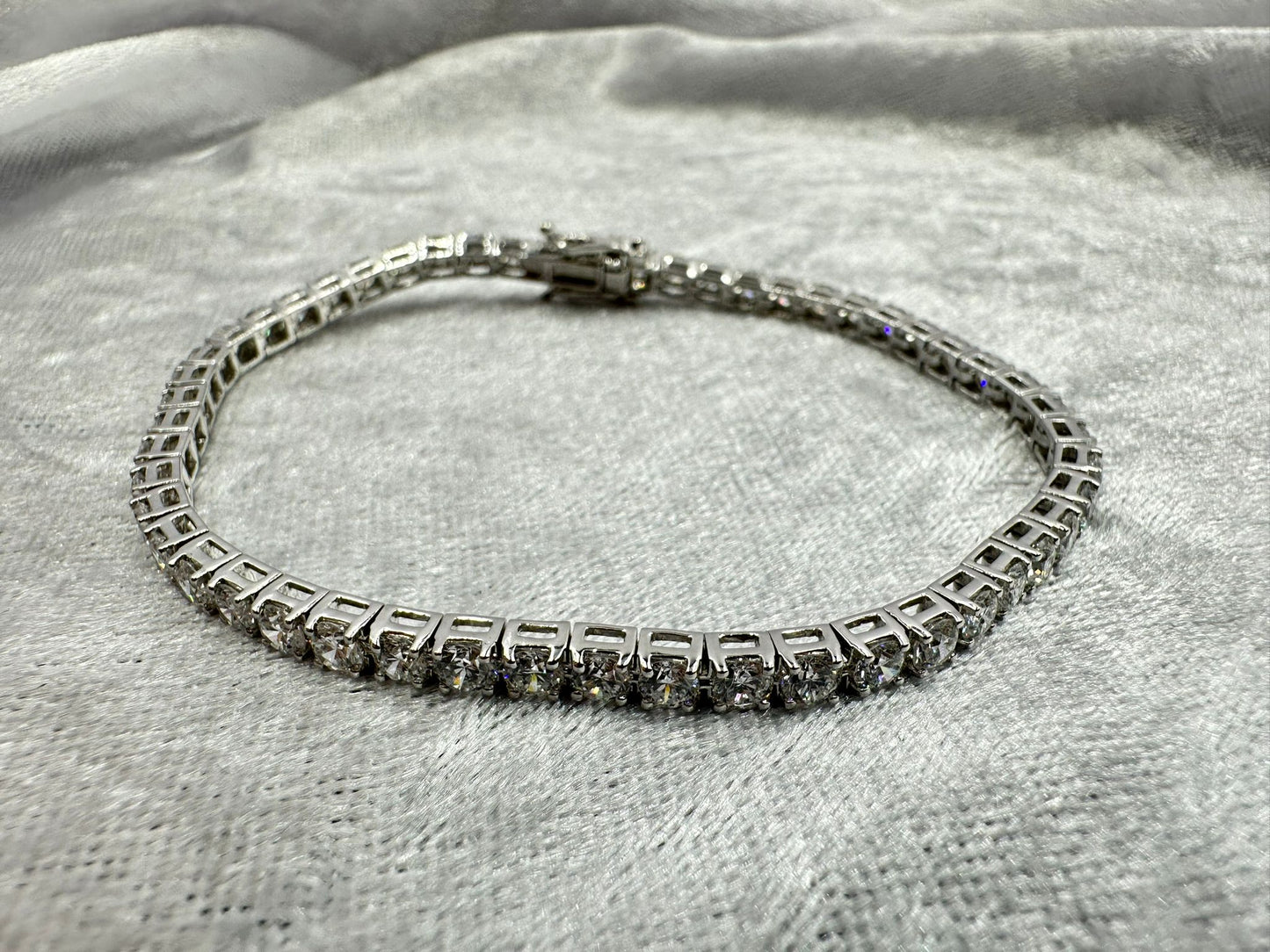 18K white gold lab grown tennis bracelet, 6.96 TCW
