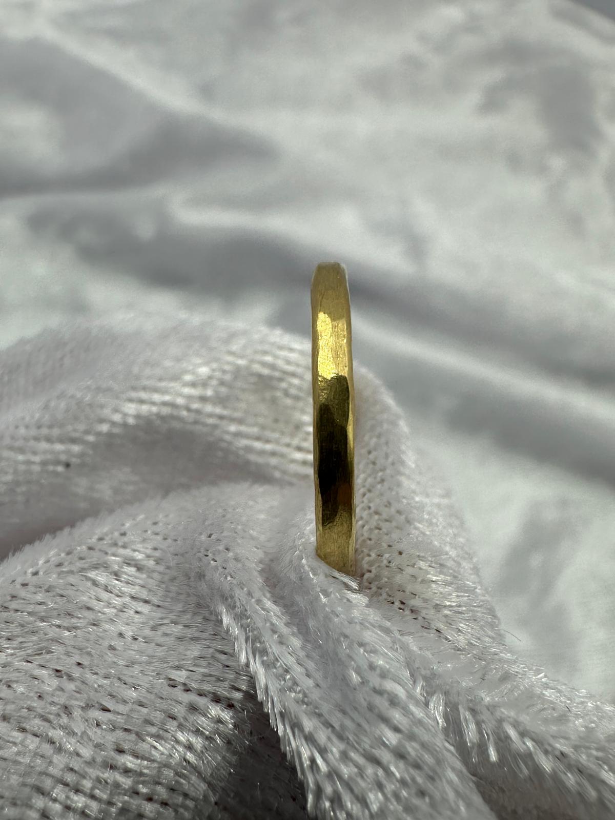18K Yellow gold hammered finish diamond wedding ring