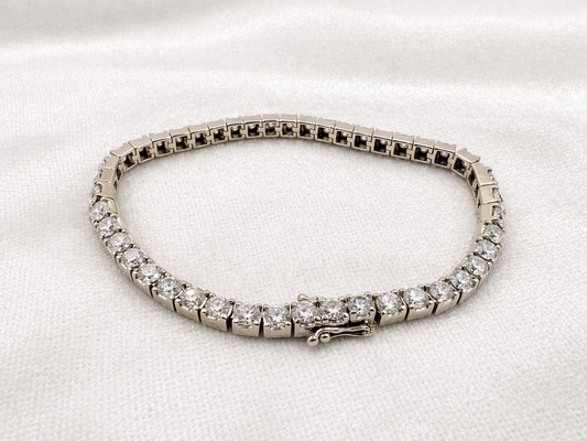 18K white gold box tennis bracelet. 6.44 Total carat weight
