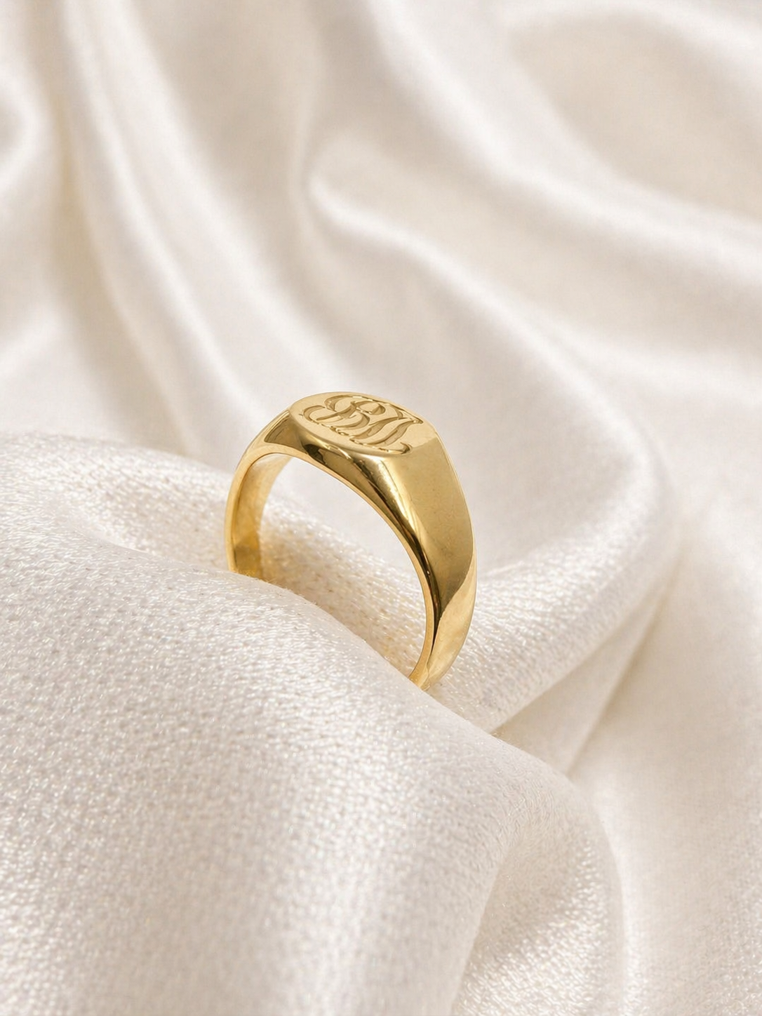 14K yellow gold baby ring