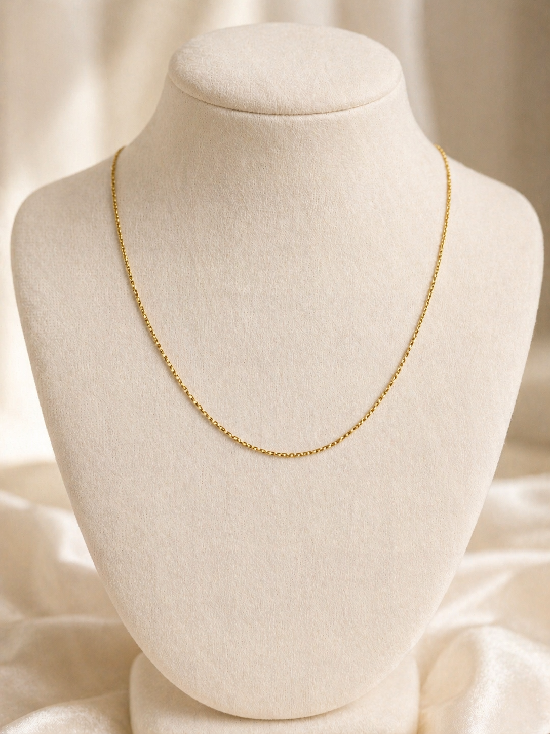 9K yellow gold cable chain. 50cm long