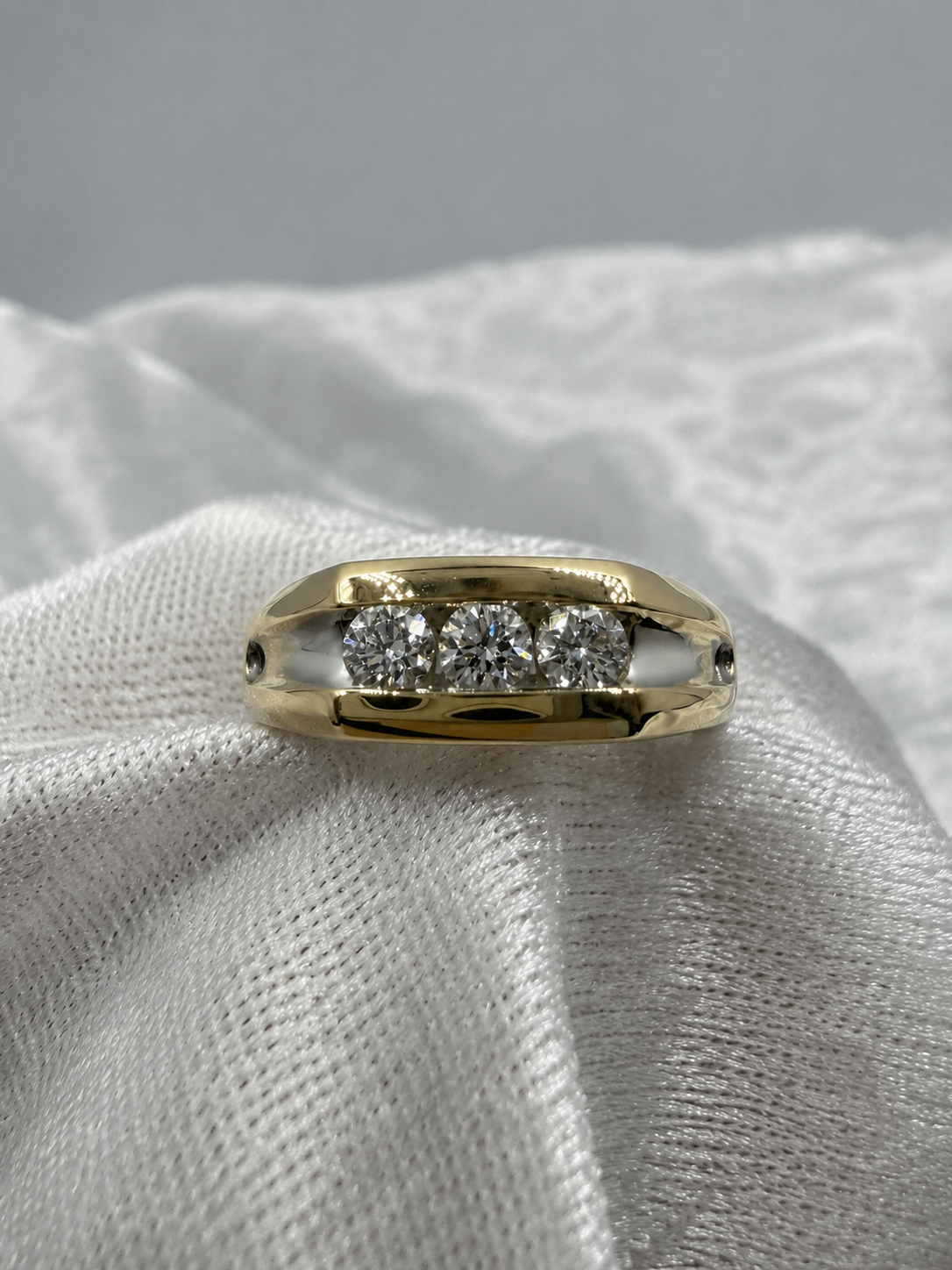 10K yellow and white gold diamond signet ring. 0.50 ct TDW, natural diamonds