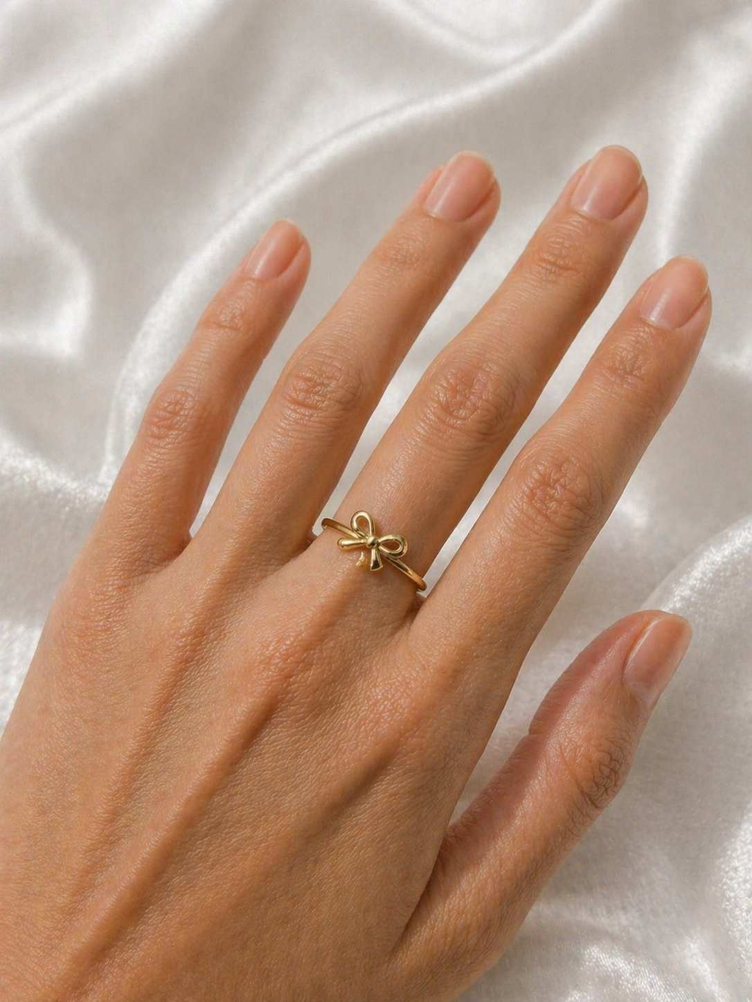 9K yellow gold ribbon stacker ring