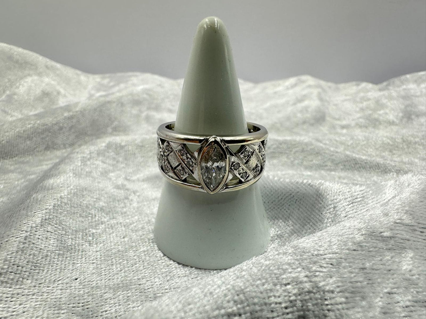 Marquise diamond dress ring in 18K white gold