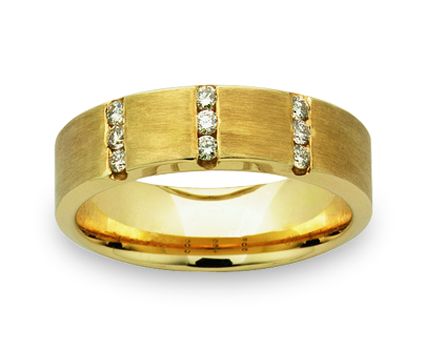 CHUNKY UNISEX RING WITH DIAMONDS