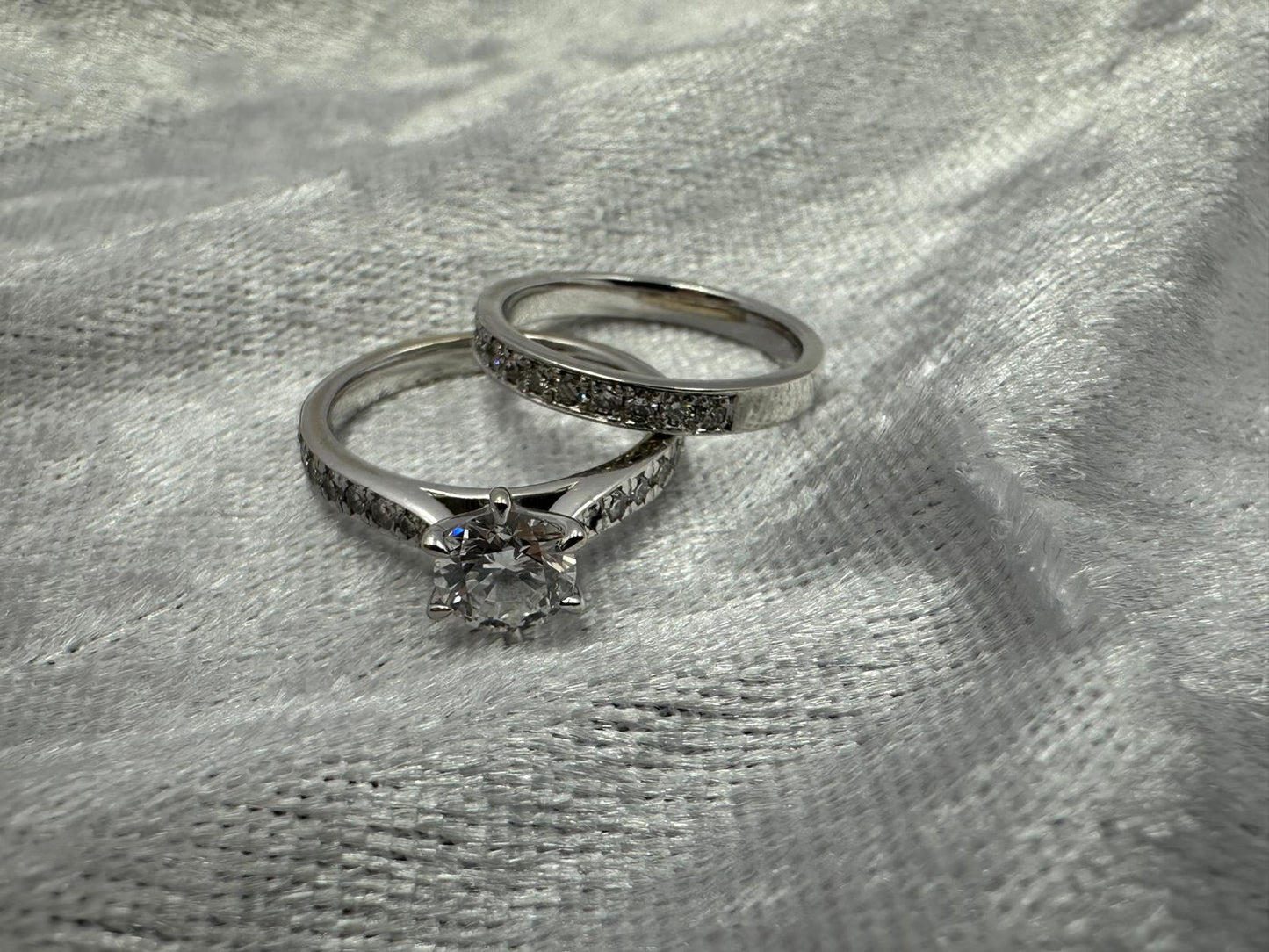Gorgeous Natural diamond engagement and wedding ring set.