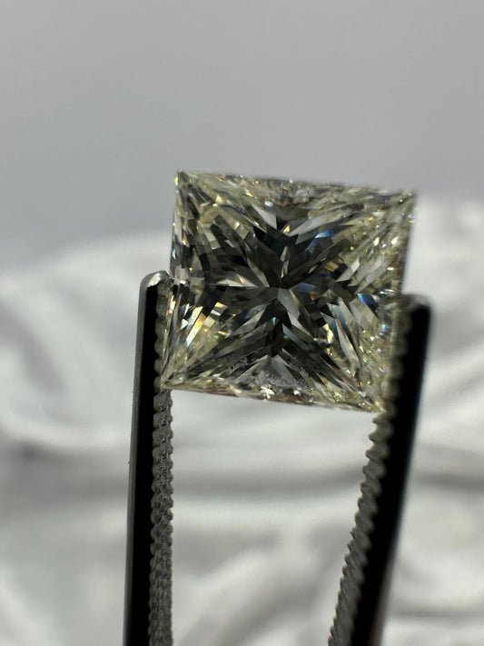 IGI certified princess cut 2.01 ct J/SI1. Good/VG Slight