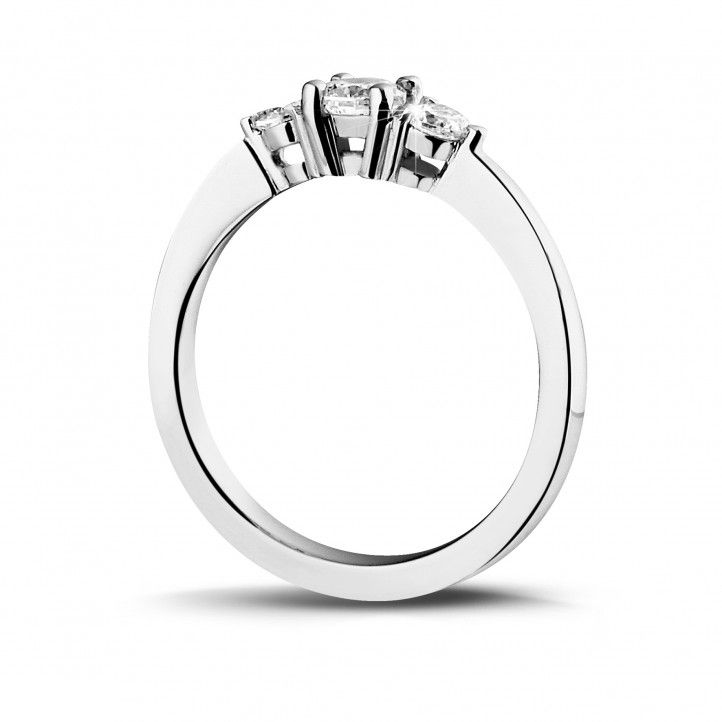 CLASSIC TAPERED 3 STONE ENGAGEMENT RING. SETTING ONLY, side view