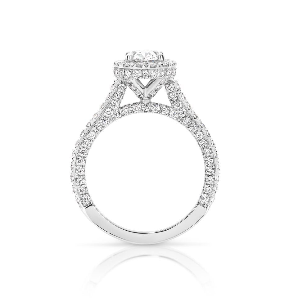 Oval micropave Halo Ring with 2.25 ct/18k white gold