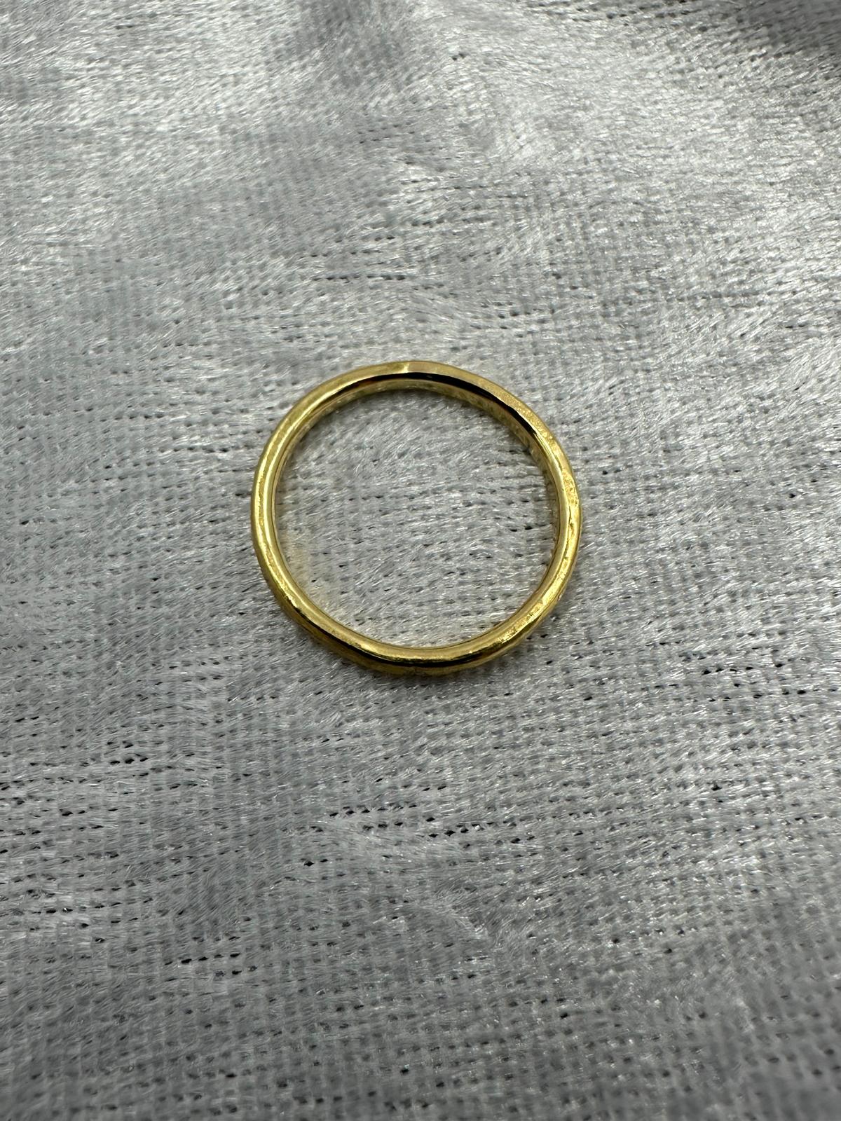 18K Yellow gold hammered finish diamond wedding ring