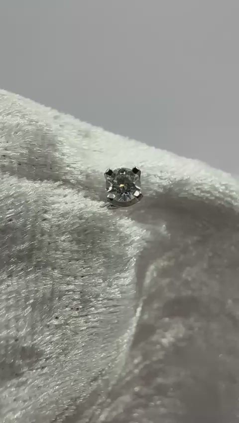Diamond nose ring in 18K white gold