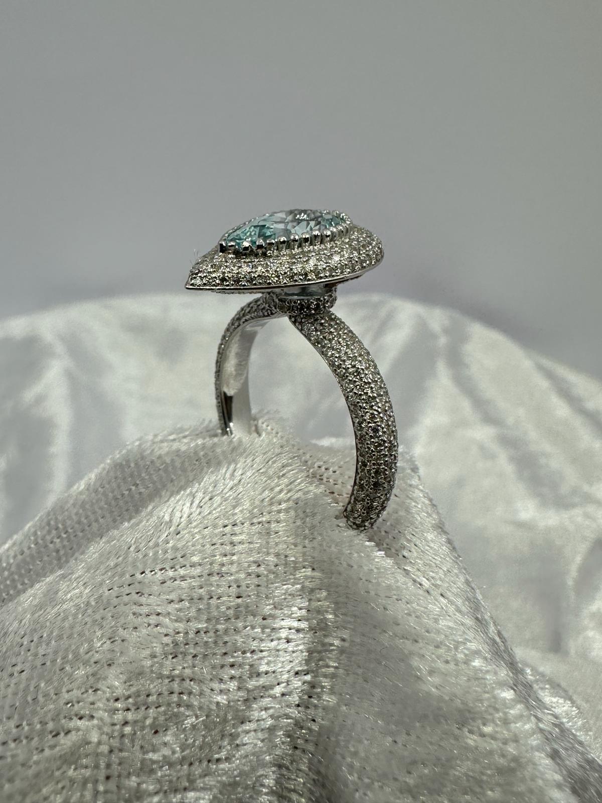 Stunning Aquamarine and diamond ring. 4.6+ total carats, side view