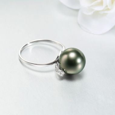 TAHITIAN PEARL AND DIAMOND PETITE RING, angled view