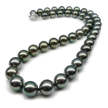 Classic Akoya Pearl necklace, main product view